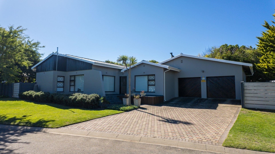 4 Bedroom Property for Sale in Heiderand Western Cape